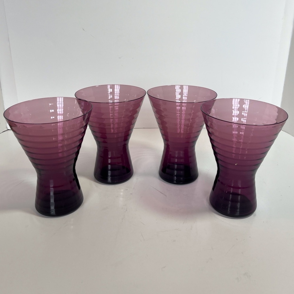 Set of 4 Amethyst Glasses with Embossed Cylindrical Lines - Picture 8 of 8